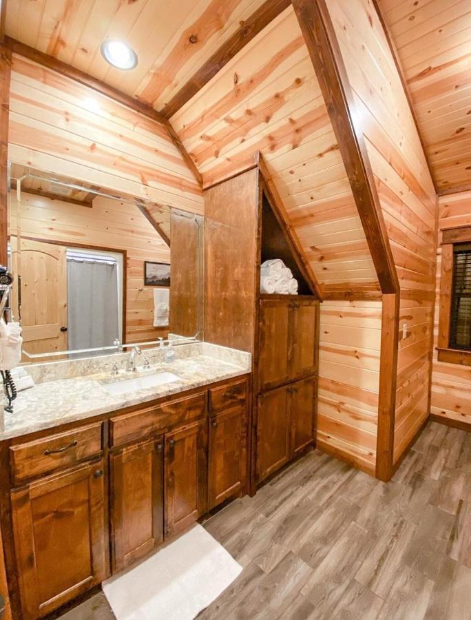Stone Mountain Lodge 5000Sqft 6 Bed Game Room Pool Table Hot Tub Broken Bow Exterior foto