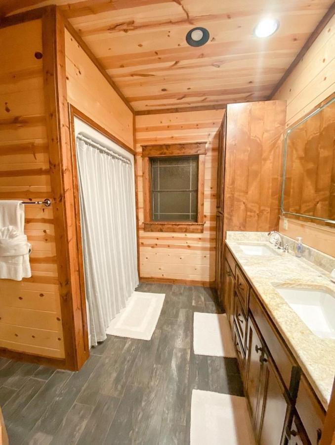 Stone Mountain Lodge 5000Sqft 6 Bed Game Room Pool Table Hot Tub Broken Bow Exterior foto