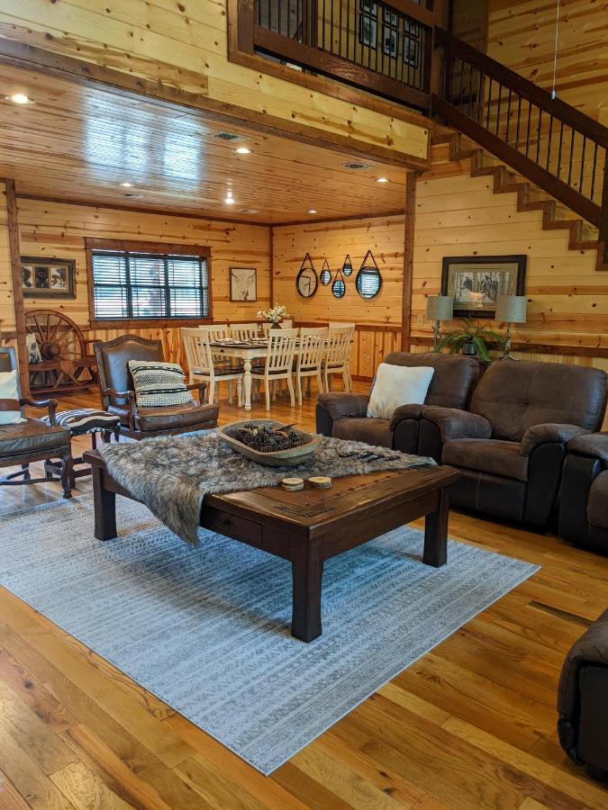 Stone Mountain Lodge 5000Sqft 6 Bed Game Room Pool Table Hot Tub Broken Bow Exterior foto
