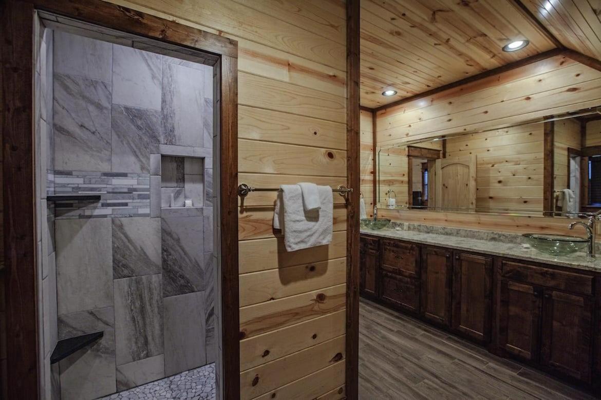 Stone Mountain Lodge 5000Sqft 6 Bed Game Room Pool Table Hot Tub Broken Bow Exterior foto