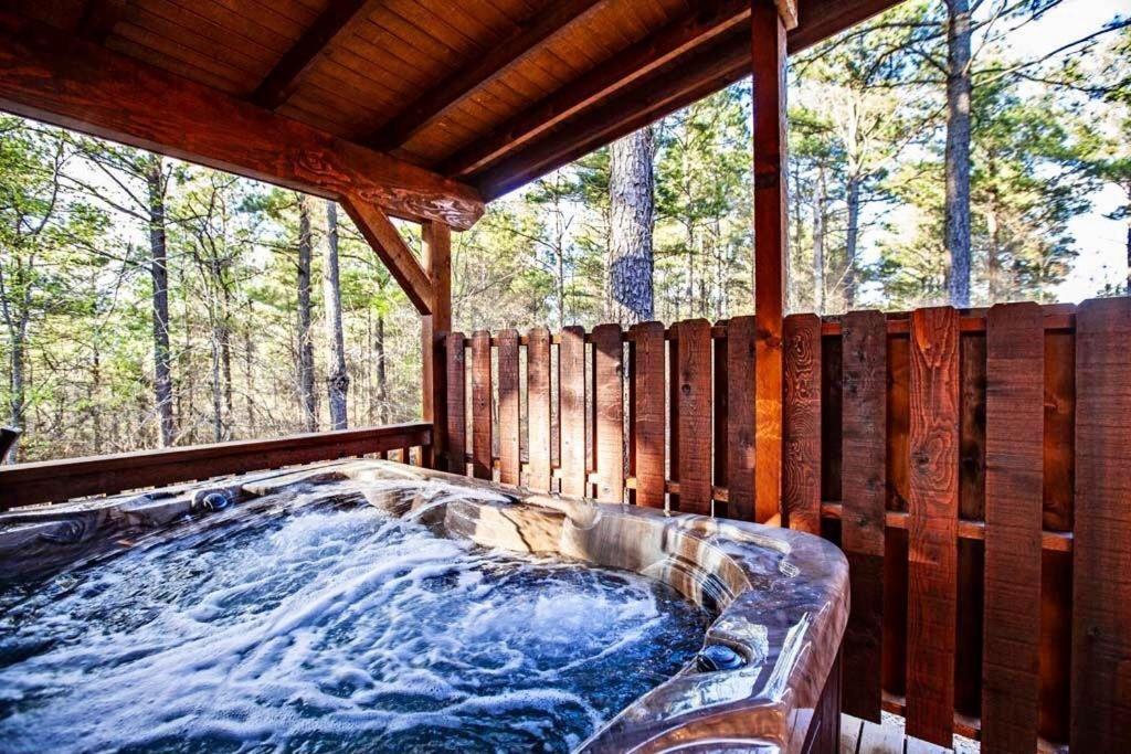 Stone Mountain Lodge 5000Sqft 6 Bed Game Room Pool Table Hot Tub Broken Bow Exterior foto